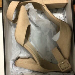 Lulu's Chic Tan Block Heel Sandals